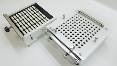 Beyaz Kapsüller bileşik 