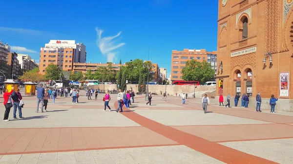 Venta de entradas de la Feria de San Isidro en la plaza de toros de Ventas — Foto de Stock