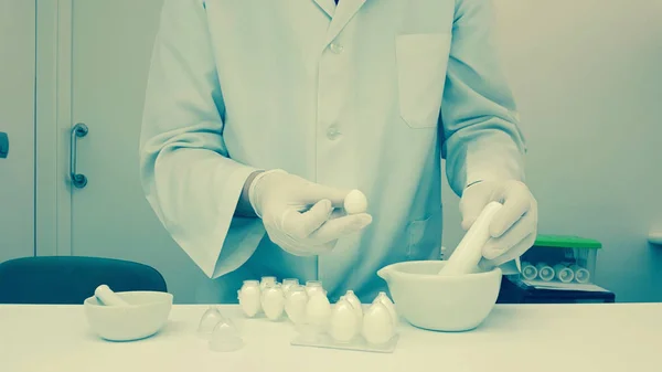 Preparation of vaginal tablets — Stock Photo, Image