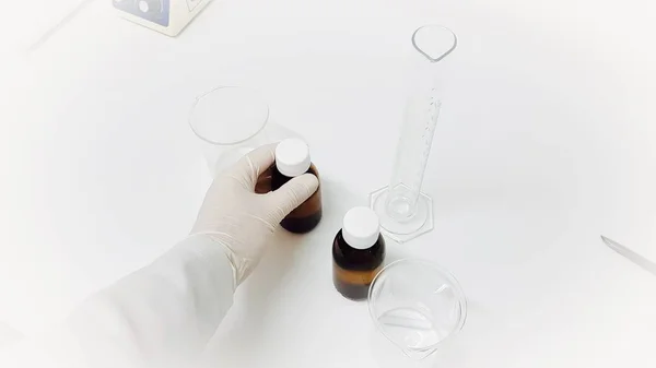 Preparación de una prescripción en almíbar — Foto de Stock