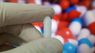 Bazı fitiller gösteriliyor