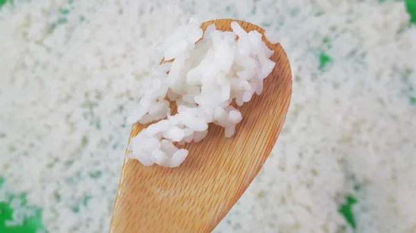 Свежеприготовленный белый рис — стоковое фото