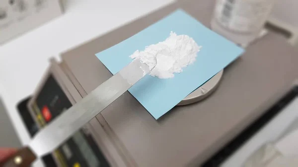 Bir kimyasalın tartımı 