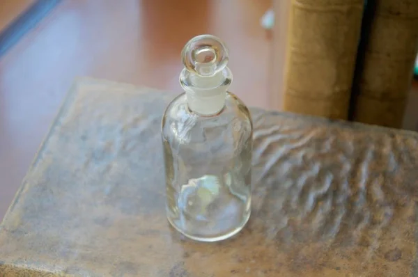 Stare butelki z lekami aptecznymi — Zdjęcie stockowe