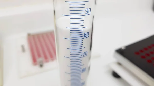 Máquina de cápsulas en un laboratorio — Foto de Stock