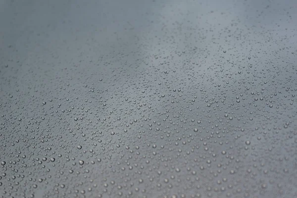 Foto Gotas Lluvia Cristal Ventana Con Cielo Nublado Como Fondo —  Fotos de Stock