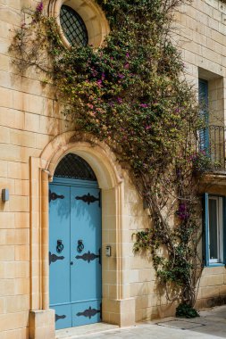 Malta, eski binalar ve mimari tipik Caddesi'nin fotoğraf