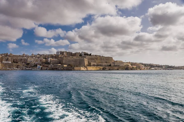 Valletta Malta Skyline Capitol Med Blå Skyet Himmel Som Bakgrunn – stockfoto