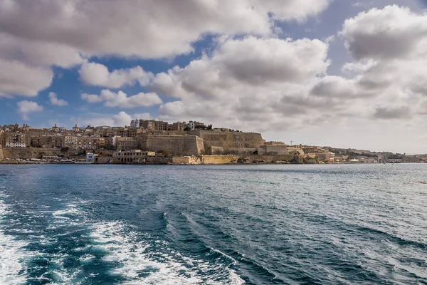 Valletta Malta Skyline Capitol Stad Met Blauwe Bewolkte Hemel Als — Stockfoto