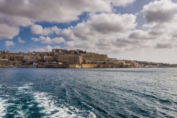 Valletta Malta Skyline Capitol Stad Met Blauwe Bewolkte Hemel Als — Stockfoto