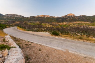 peljesac yarımadasında küçük köy Trstenik yol, mount ile