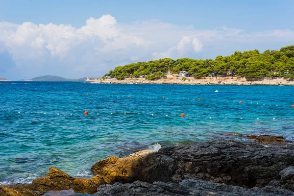 Island Murter turkise lagoon beach, Dalmatia, Kroatia – stockfoto