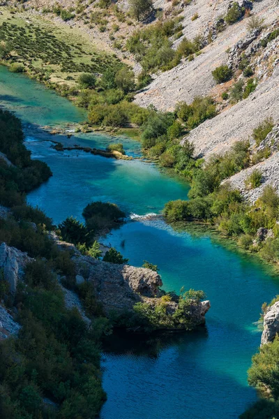 Canhão de Zrmanja, rio zrmanja no condado de Zadar, Dalmácia, Croácia — Fotografia de Stock