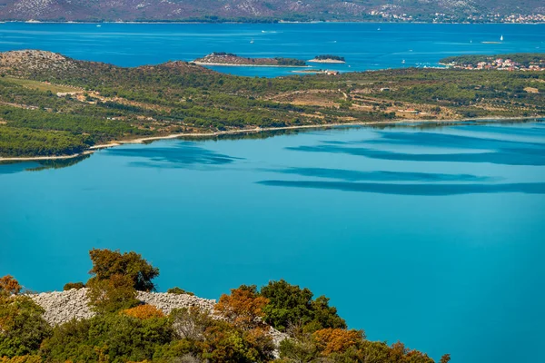 Lago di Vransko e Isole Kornati. Vista dalla collina Kamenjak. Dalma — Foto Stock
