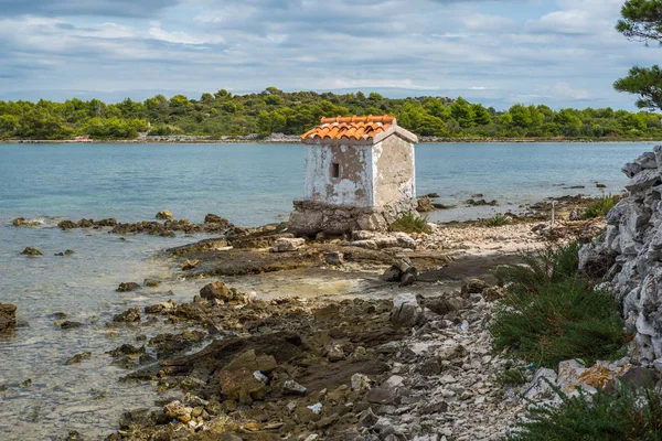 Vistas idilicas al mar Mediterráneo, Murter, Dalmacia, Croacia — Foto de Stock