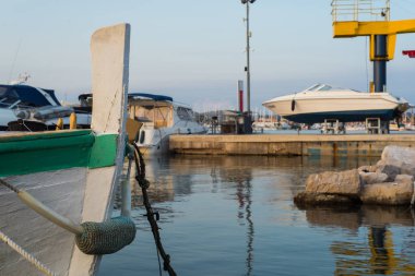 Cro ada Murter üzerinde Murter şehrin küçük liman