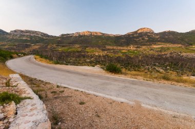 peljesac yarımadasında küçük köy Trstenik yol, mount ile