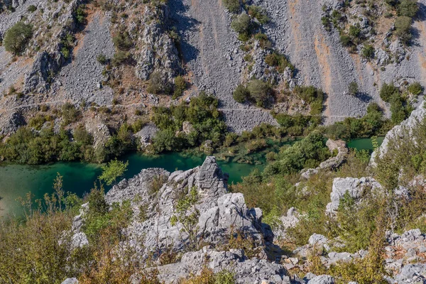 Canhão de Zrmanja, rio zrmanja no condado de Zadar, Dalmácia, Croácia — Fotografia de Stock