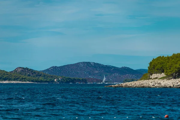 Idiotisk syn på Middelhavet, Murter, Dalmatia, Kroatia – stockfoto