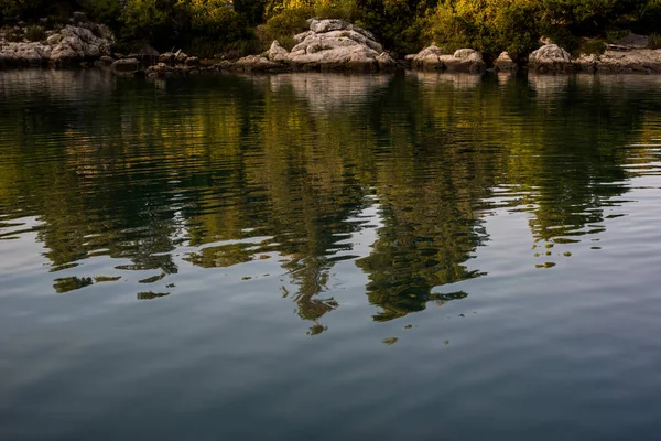 Nádherná skrytá zátoka v Trpanj, Dalmácie, Chorvatsko; Peljesac Peni — Stock fotografie