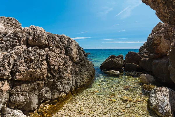 Akdeniz 'de idilik görünümü, Murter, Dalmatia, Hırvatistan
