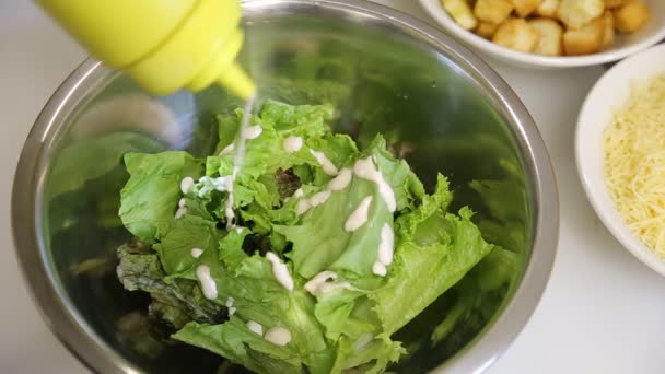 Cuisiner Préparant Salade Dans Cuisine — Video