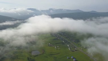 Ural dağlarında dağ köyü