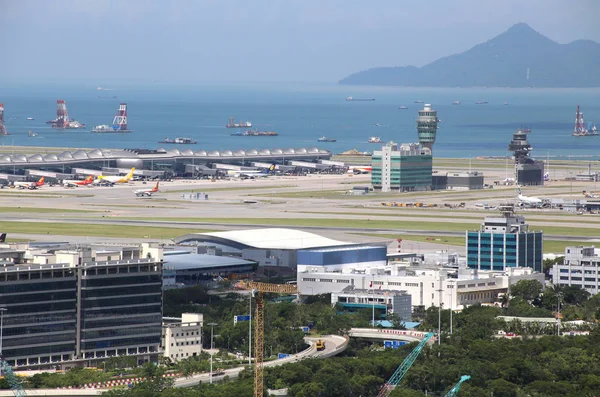 Hong Kong - 2 Ekim 2017: Hong Kong Uluslararası Havaalanı üzerinde 2 Ekim 2017 Hong Kong, Çin.