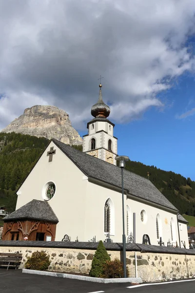 Corvara Alpské Vesnice Regionu Dolomity Itálie — Stock fotografie