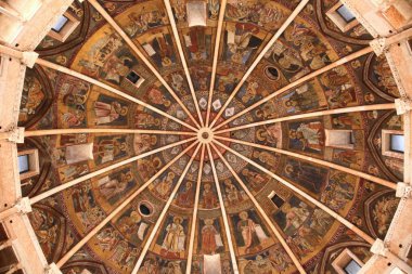Parma, İtalya - 1 Aralık 2011: 1 Aralık 2011 tarihinde Parma vaftizhane Parma, İtalya'nın iç. Bir dönüm noktası unesco dünya mirası olduğunu.
