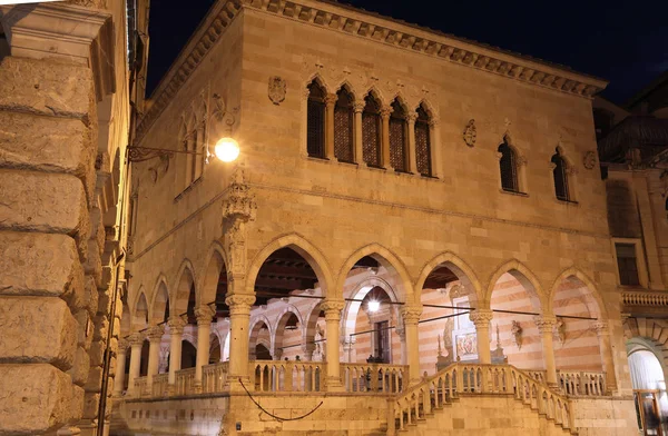 Natt Stadsbilden Udines Gamla Stadsdel Italien — Stockfoto
