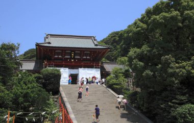 Kamakura, Japonya - 5 Ağustos 2015: Tarihi tapınak ve Kamakura, Japonya'da 5 Ağustos 2015 tarihinde Bahçe. Kamakura ünlü için onun Japon tarihi tapınaklar. 