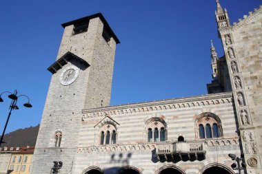 İtalya'da Como Gölü Duomo