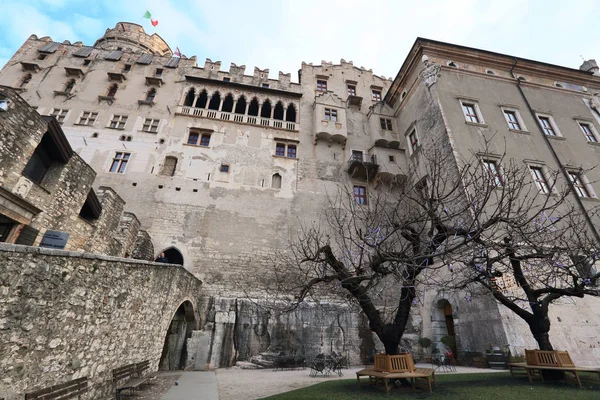 Zámek Buonodesílatel Orientační Bod Trento Itálie — Stock fotografie