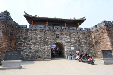 Shenzhen, Çin - 28 Mart 2016: Dapeng kale üzerinde 28 Mart 2016 Shenzhen, Çin. Dapeng kaledir Guangdong tarihi duvarlı köyde.