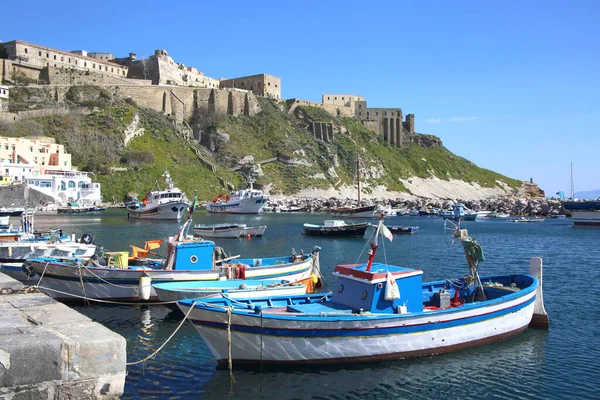 Procida Adası Kıyı Manzarası Kale Kalıntıları Napoli Talya — Stok fotoğraf