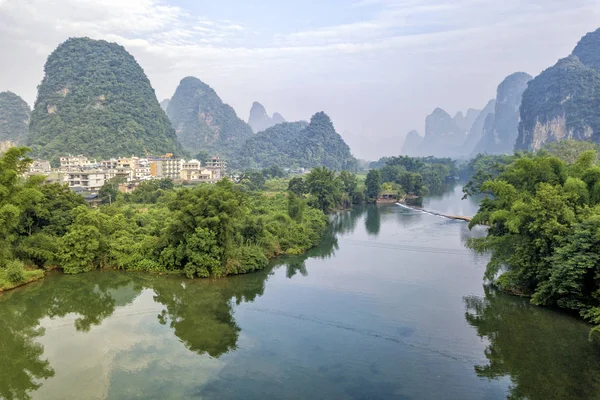 Πανέμορφο Ποταμό Yulong Γιανγκσούο Κομητεία Του Guilin Guangxi Της Κίνας — Φωτογραφία Αρχείου