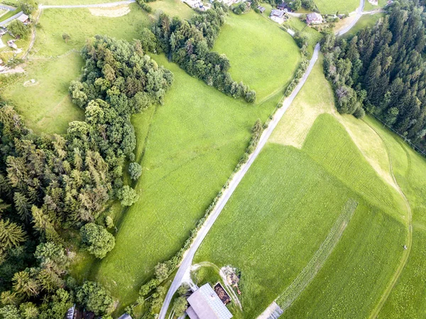 Brixen'in tarım arazisi ve villası — Stok fotoğraf