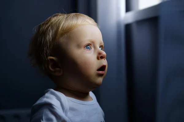 Retrato Bebé Casa Emociones Niño —  Fotos de Stock