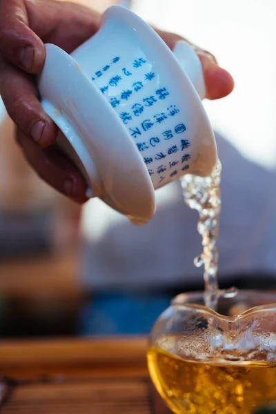 Tea Ceremony Master Brews Tea — Stock Photo, Image