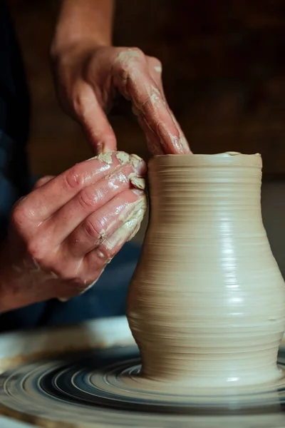 Herstellung Einer Vase Und Modellierung Von Ton Einer Professionellen Töpferei — Stockfoto
