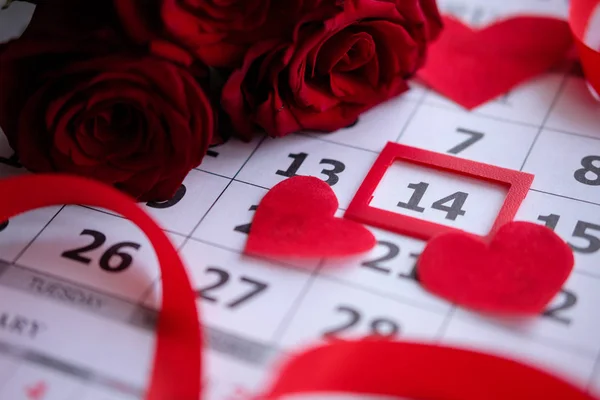 День Святого Валентина Календарь Датой Сердца Розы — стоковое фото