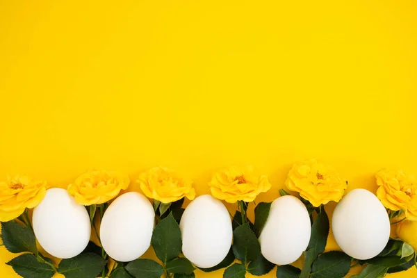 배경에 계란의 프레임 — 스톡 사진