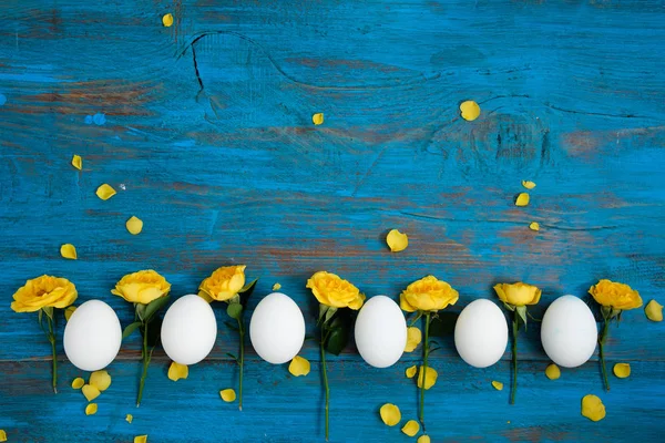 Backgroun에 계란의 프레임 — 스톡 사진