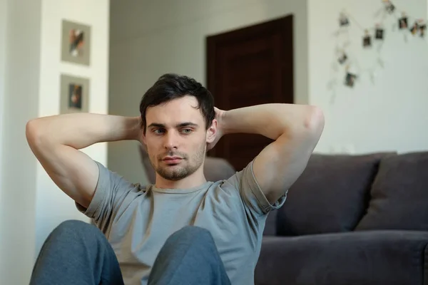 Hombre Haciendo Ejercicios Casa Estilo Vida Saludable Concep — Foto de Stock