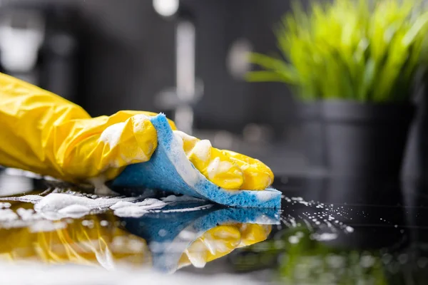 Girl Washes Stove Blue Sponge Yellow Gloves — Stock Photo, Image