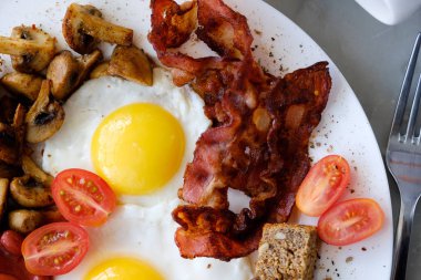 Lezzetli sağlıklı İngiliz kahvaltısı