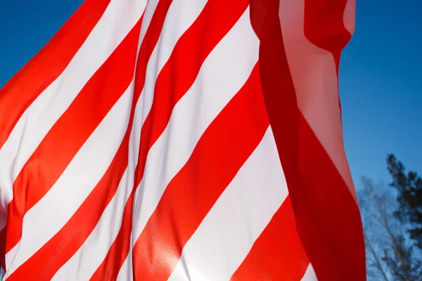 Bandera Americana Ondeando Viento Contra Cielo Azul — Foto de Stock