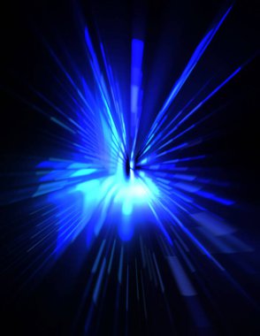 Fütürist mercek patlaması. Parlayan parçacıkları ve çizgileri olan ışık patlaması yıldızı. Güzel soyut ışın arkaplanı.