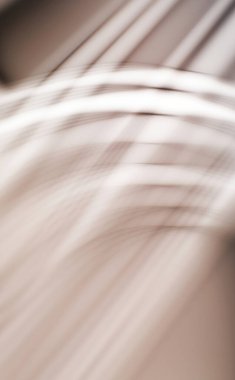 Soyut, enerjik bir arkaplan. Renkli, dalgalı duvar kâğıdı. Grafik çizimi. Üst üste gelen yumuşak dalgalı çizgiler.